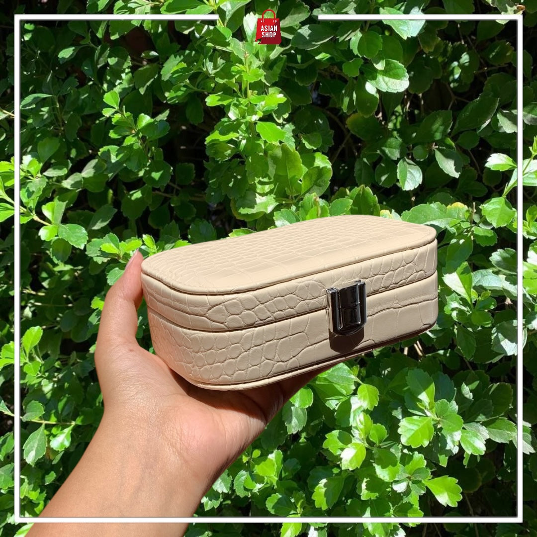 Boite accessoires en cuir