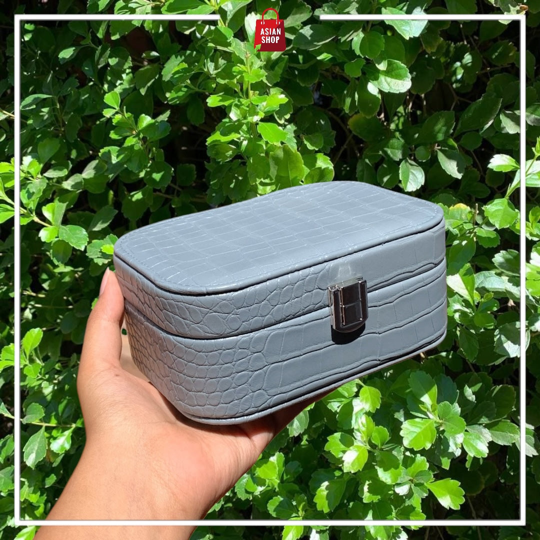 Boite accessoires en cuir
